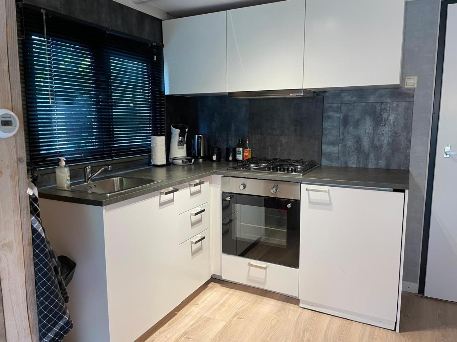 פוטן Uniek Chalet Op De Veluwe, In Bosrijke Omgeving. מראה חיצוני תמונה